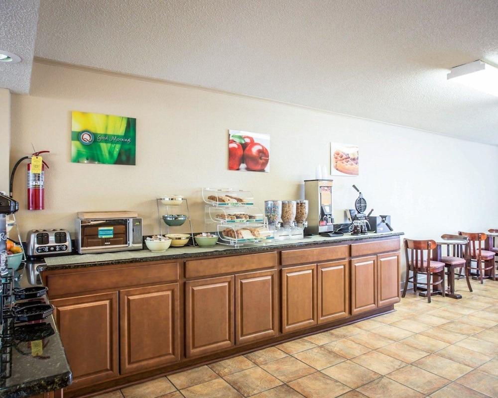 Quality Inn & Suites Monroe photo 35