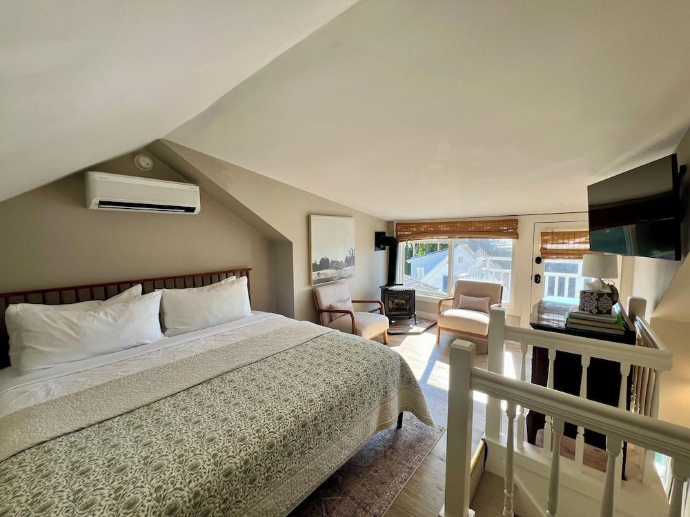 Admirals Quarters Inn photo 28