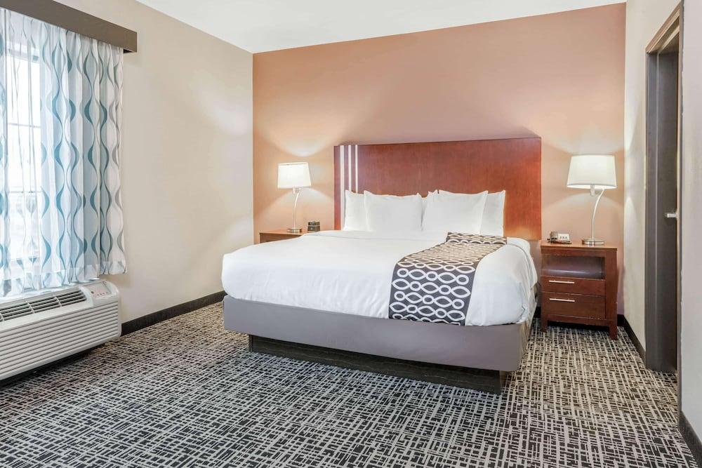 La Quinta Inn & Suites by Wyndham Oklahoma City -Yukon photo 19