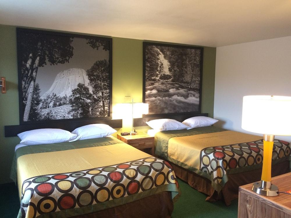 Super 8 by Wyndham Buffalo photo 4