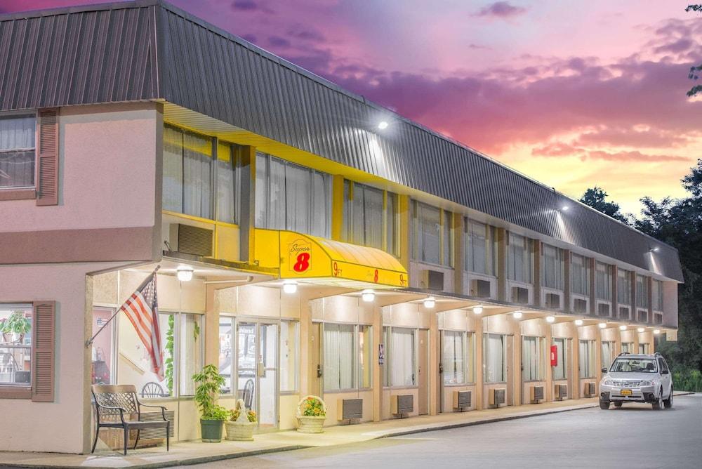 Super 8 by Wyndham Ashland photo 16