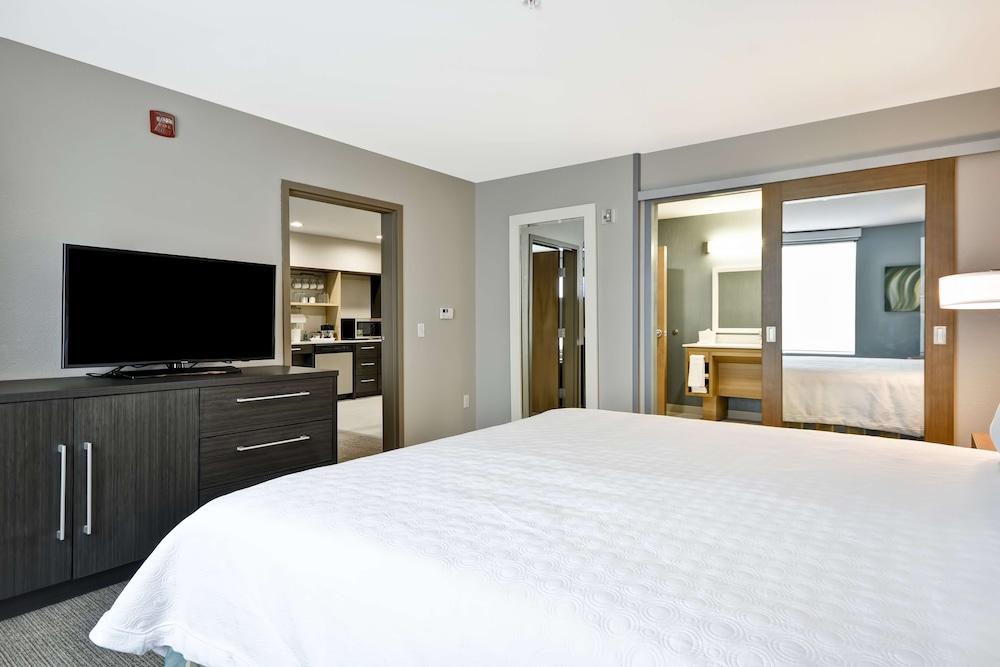 Home2 Suites by Hilton Jackson MI photo 16