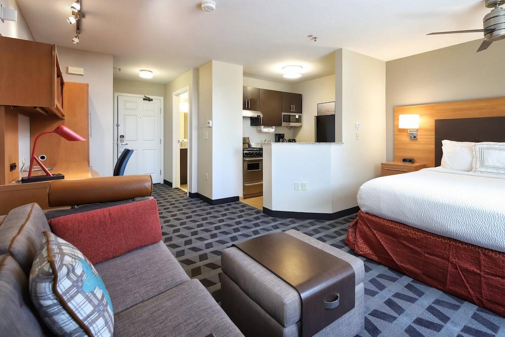 TownePlace Suites by Marriott Tucson photo 8