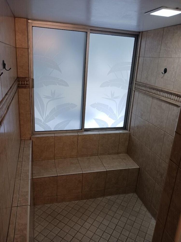 Diamond Head Beach Hotel photo 36