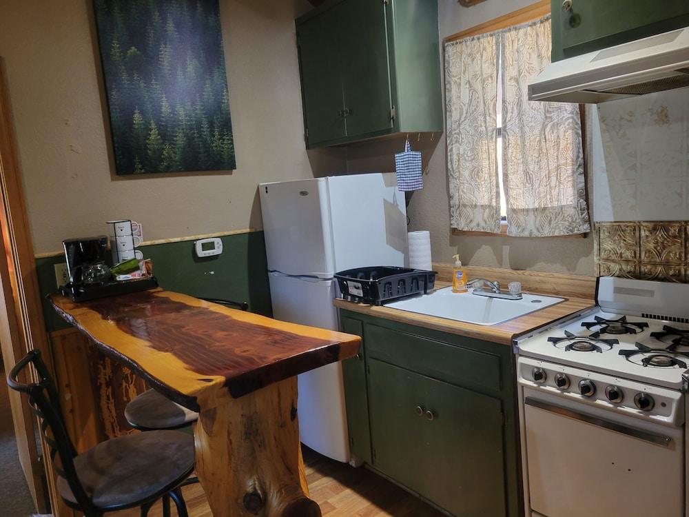 Sleepy Hollow Cabins and Hotel photo 9
