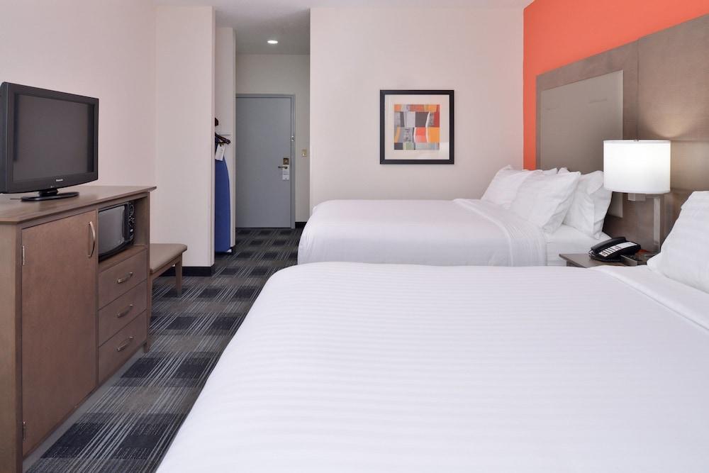 Holiday Inn Express Clanton by IHG photo 17