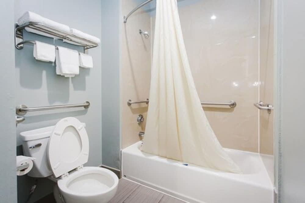 Econo Lodge Inn & Suites Channelview - Houston East photo 13