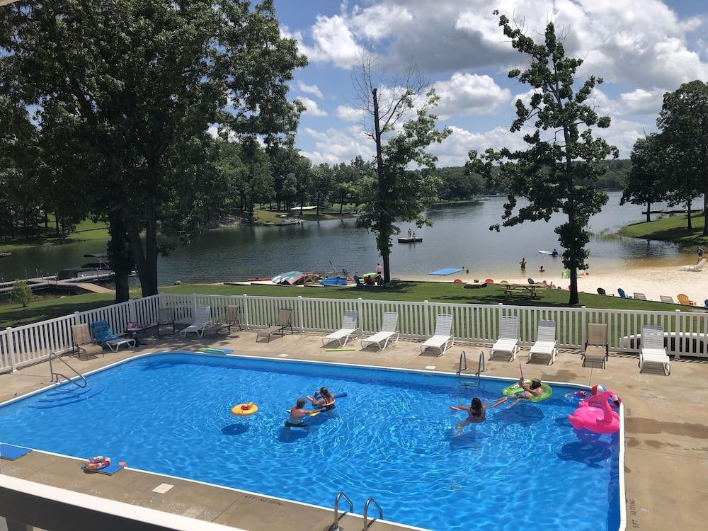 Crown Point Resort photo 31