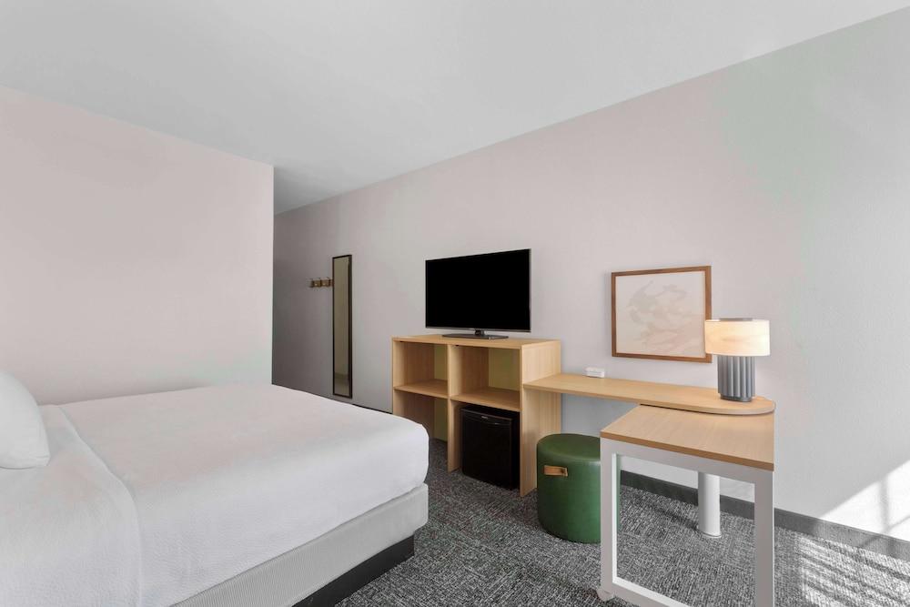 Spark by Hilton San Antonio Dominion photo 6
