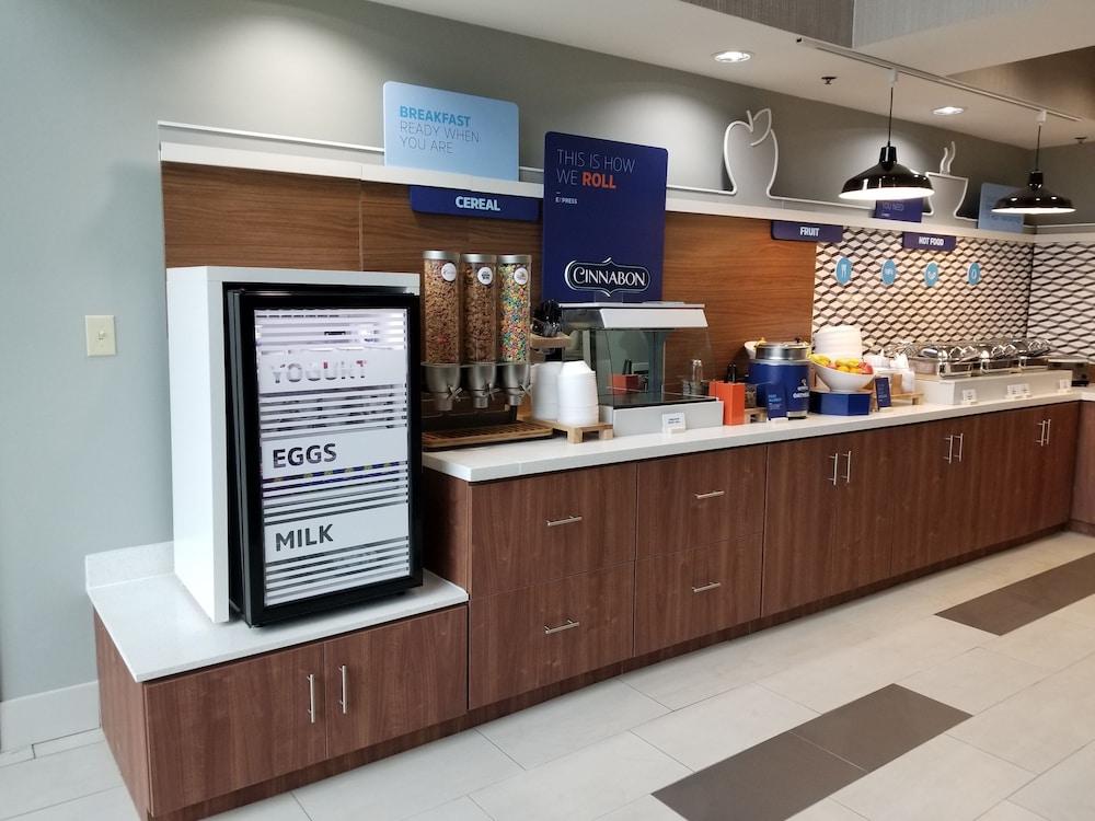 Holiday Inn Express Hotel & Suites Hillview by IHG photo 36