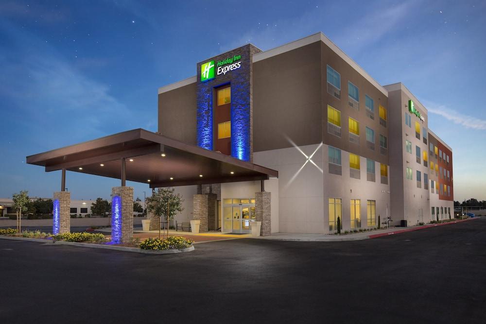 Holiday Inn Express Visalia Sequoia Gateway Area by IHG photo 18