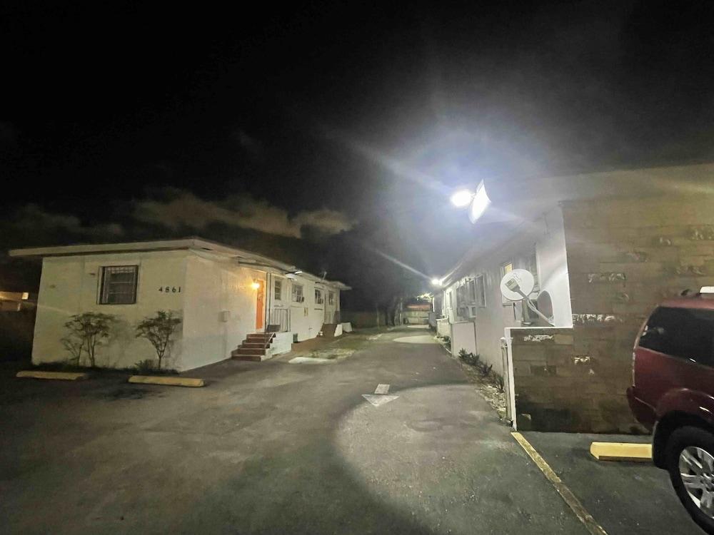 Sunshine Inn Motel photo 8