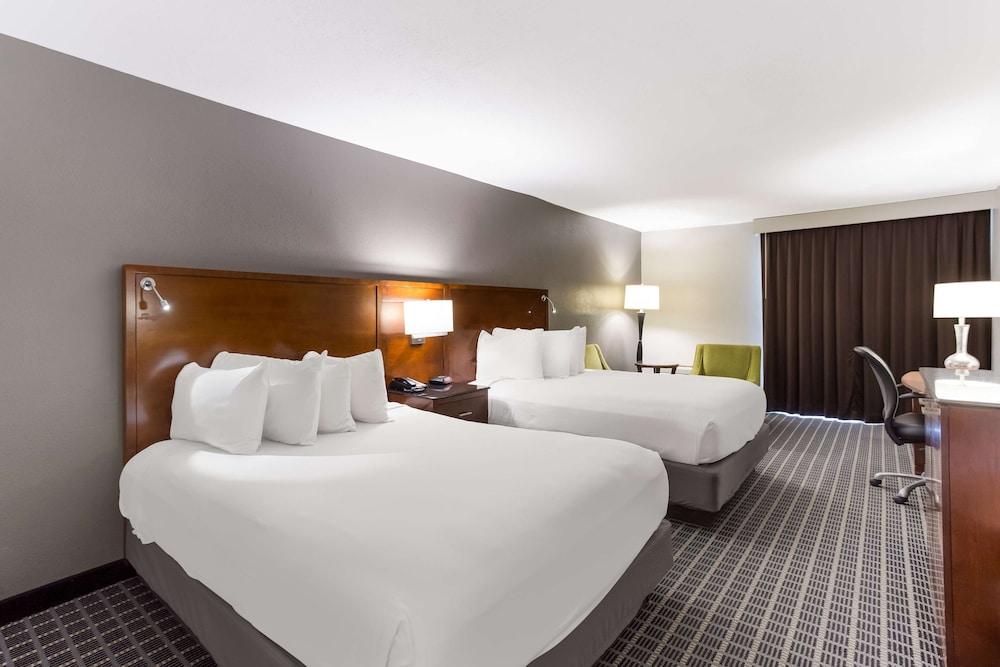 SureStay Plus Hotel by Best Western Greenwood photo 17