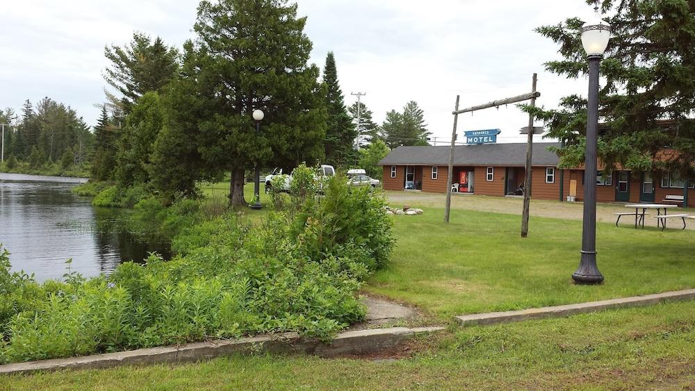 Bear Paw Inn photo 17