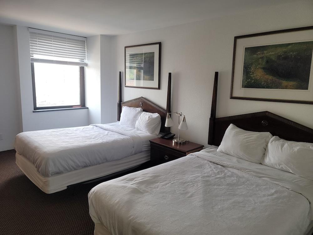 The McLure Hotel and Conference Center photo 5