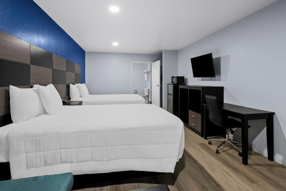 Americas Best Value Inn Gonzales photo 20