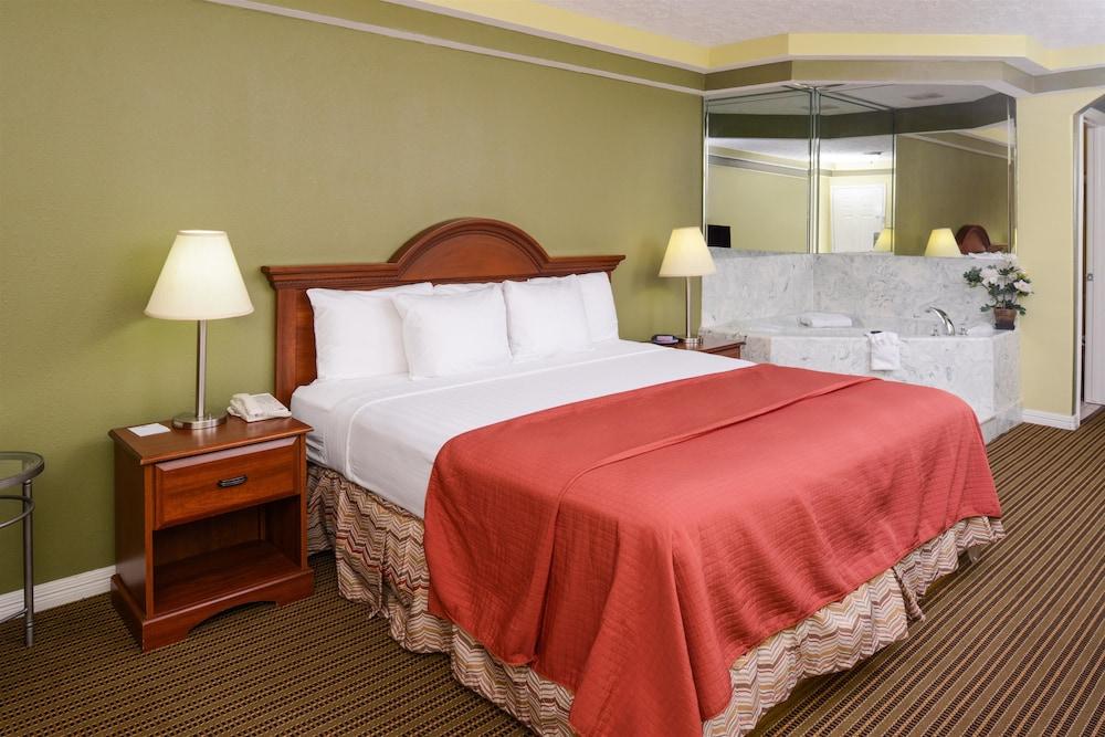 Americas Best Value Inn & Suites Waller Prairie View photo 16