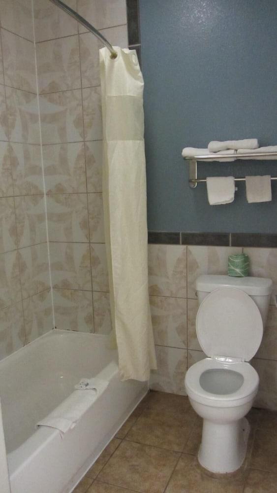 Regency Inn photo 10