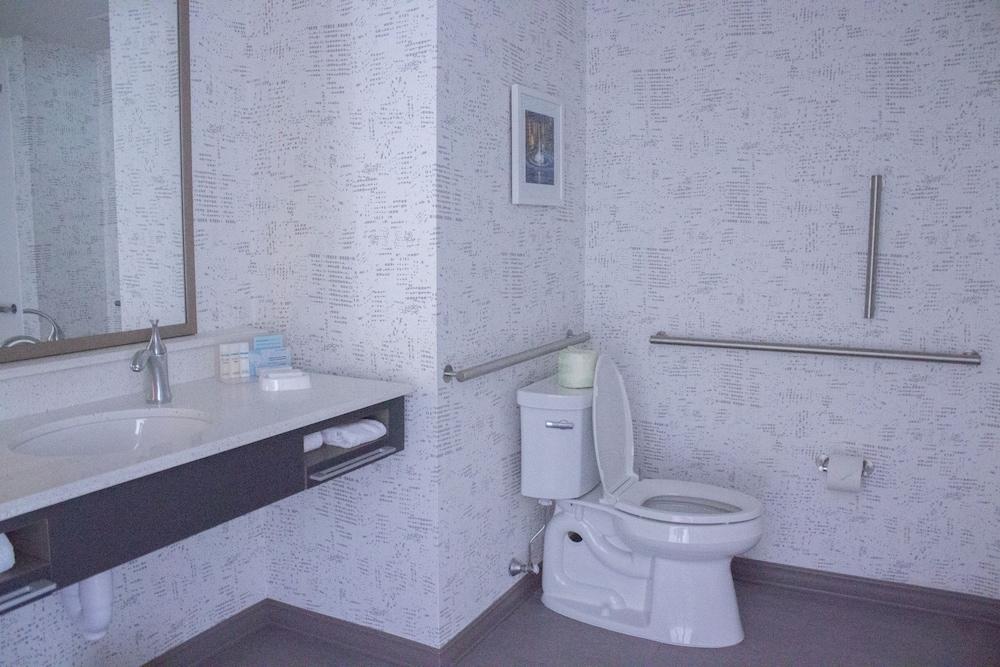 Hampton Inn & Suites Cranberry Pittsburgh photo 65