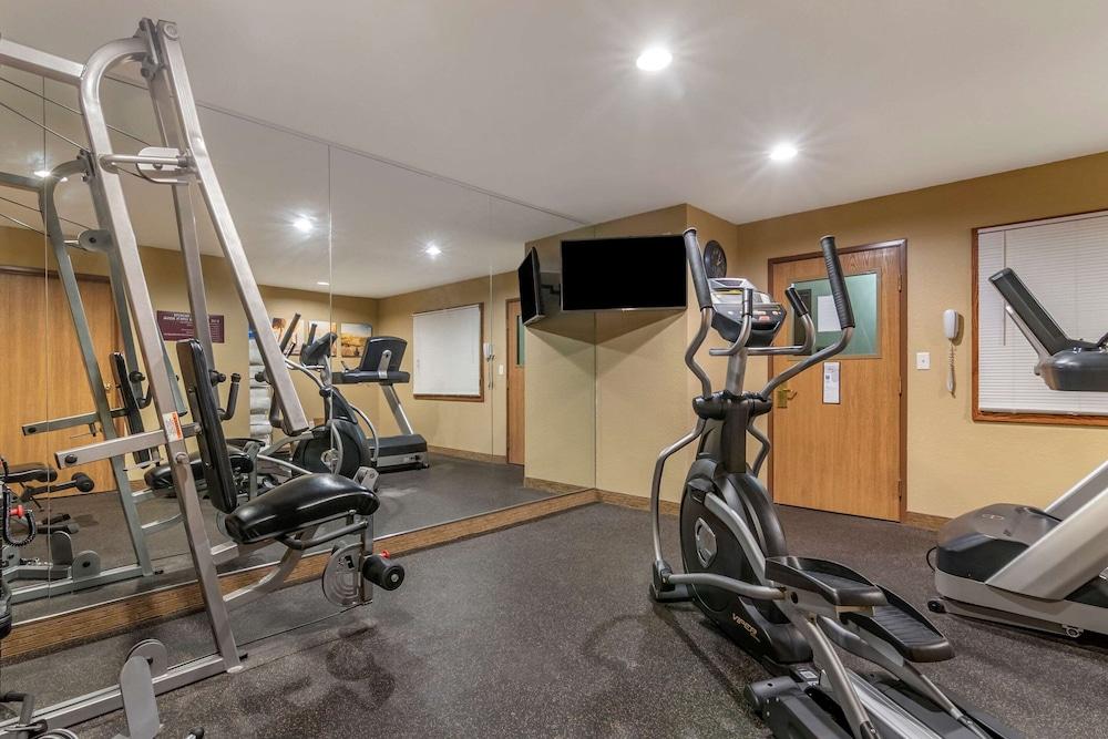 Comfort Inn Warrensburg Station photo 48