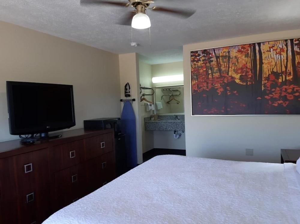 Deerfield Inn photo 19