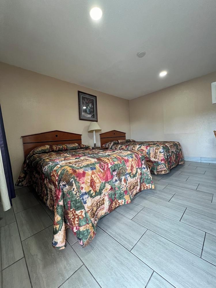 Budget Inn photo 27