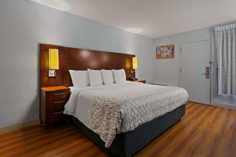 Econo Lodge Rockford Casino Area photo 11