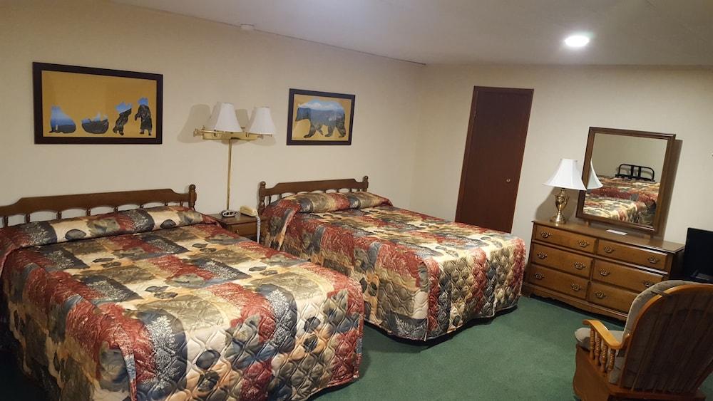 Riverbank Motel and Cabins photo 53