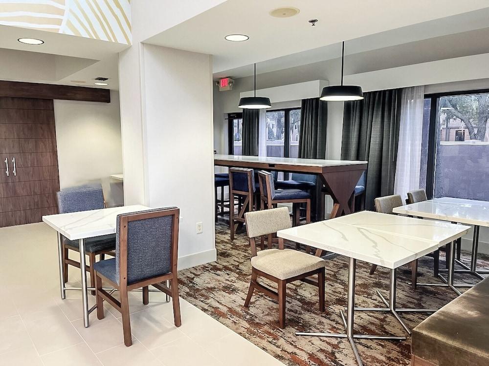 Hampton Inn Jacksonville-Downtown-I-95 photo 12