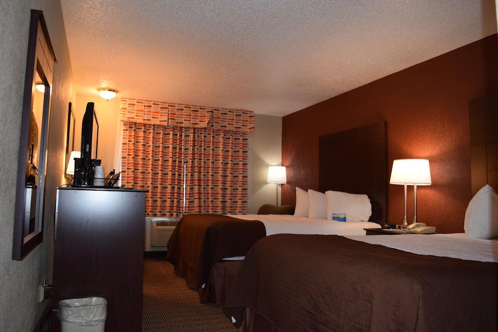 Baymont by Wyndham Midland Airport photo 9