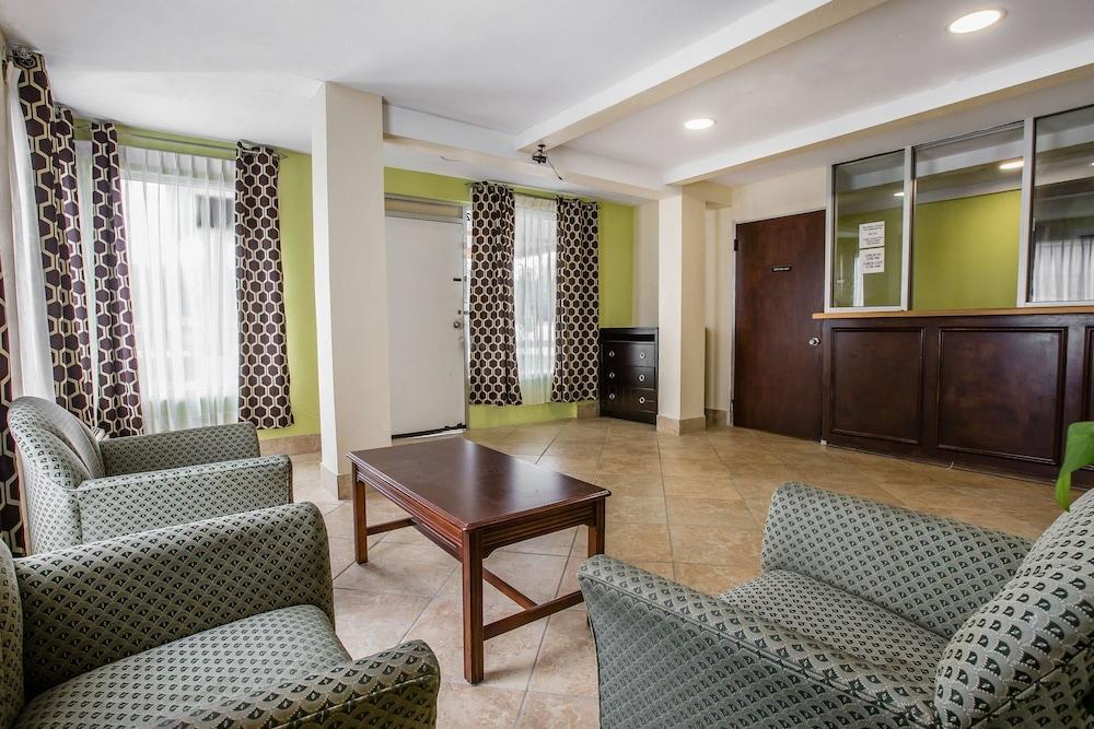 Rodeway Inn Laurens photo 18