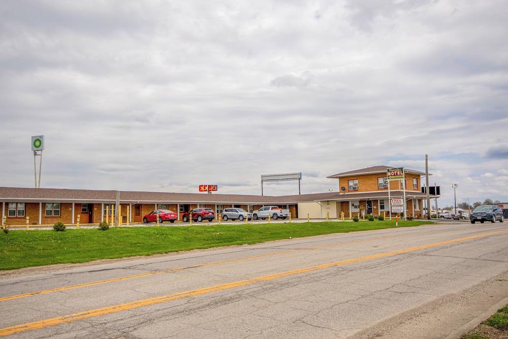 OYO Travelier Motel photo 80