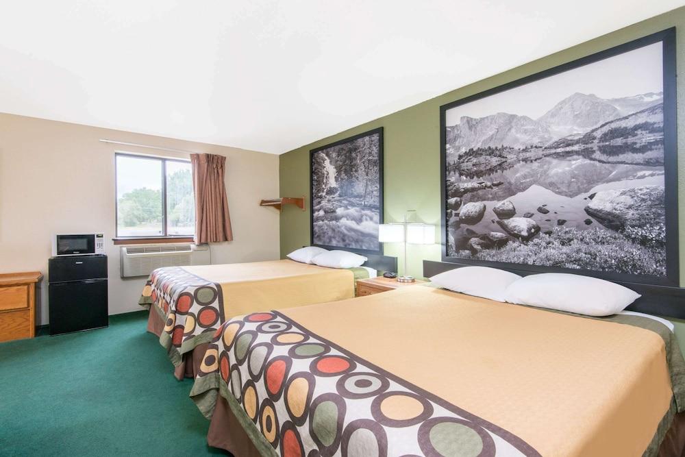 Super 8 by Wyndham Buffalo photo 11