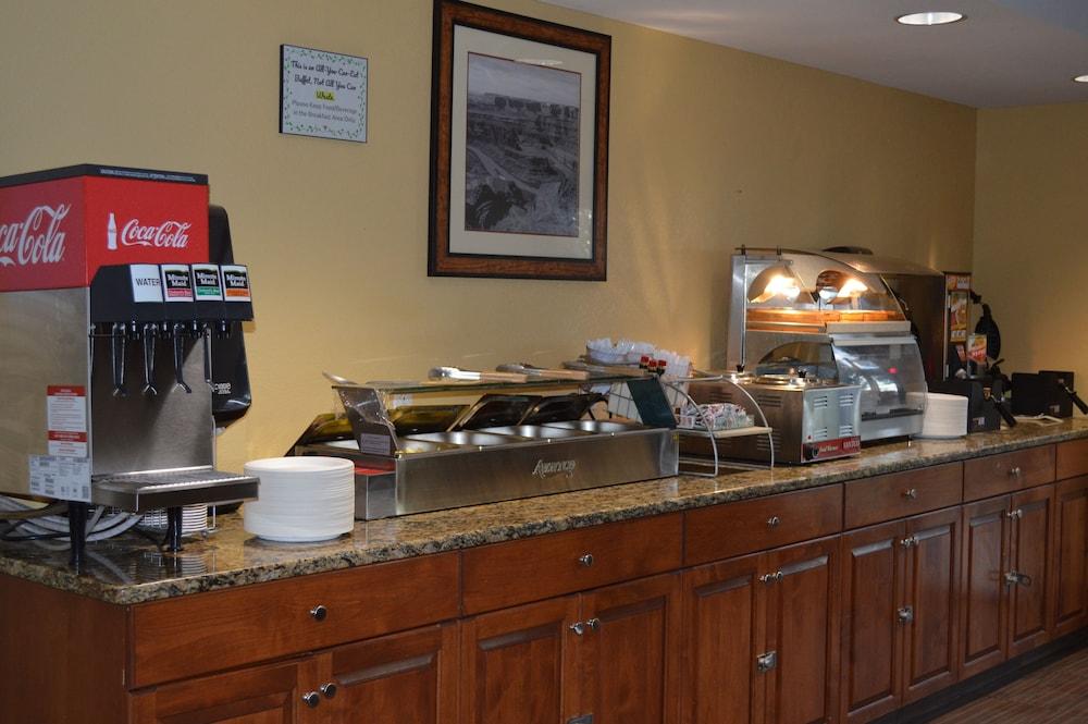 First Choice Inns at the Swell photo 26