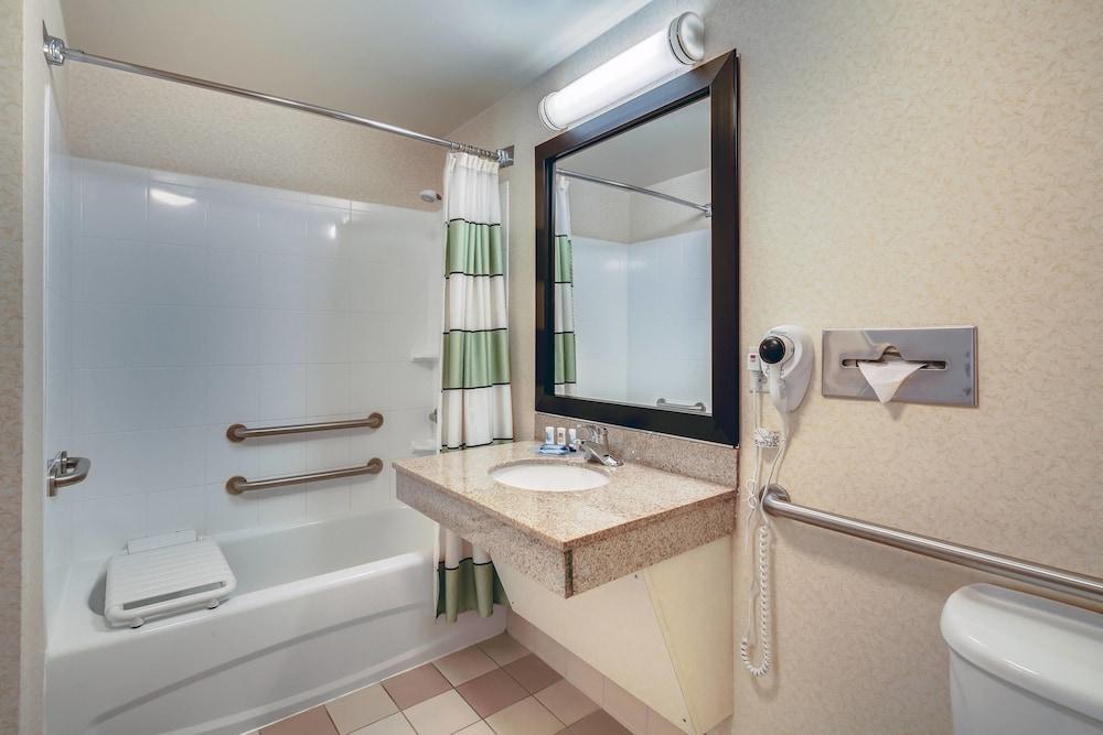 Fairfield Inn & Suites by Marriott Jacksonville Beach photo 17