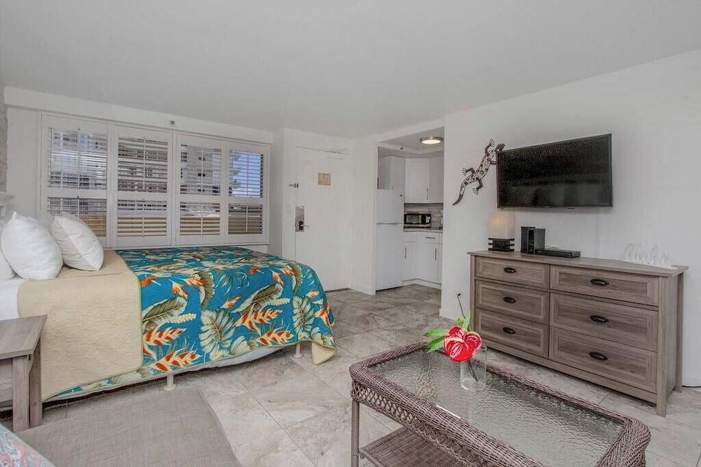 Diamond Head Beach Hotel photo 51