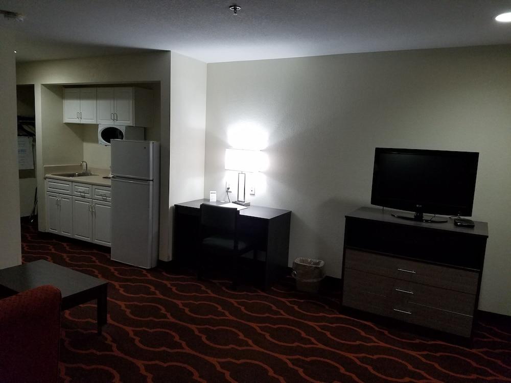 Baymont by Wyndham Grovetown Augusta photo 62
