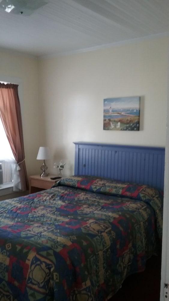 Moontide Motel Cabins & Apartments photo 6