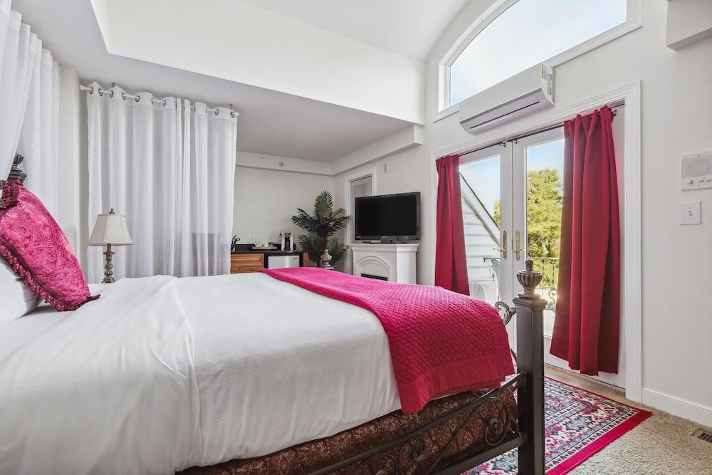 The Columbia Inn at Peralynna Manor photo 44