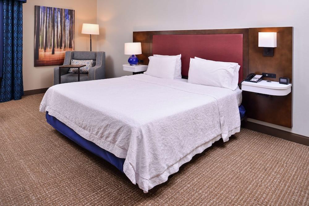 Hampton Inn Lexington-Historic District photo 58