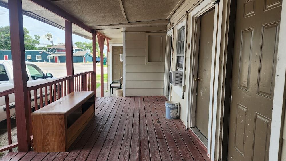 Bay Inn photo 2