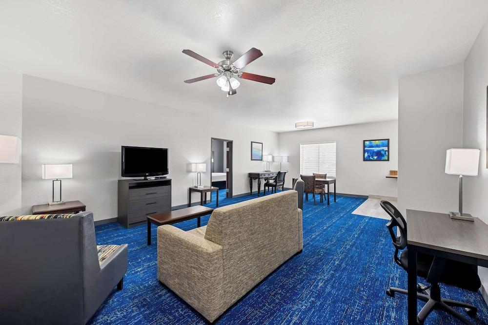 Best Western Palace Inn & Suites photo 13