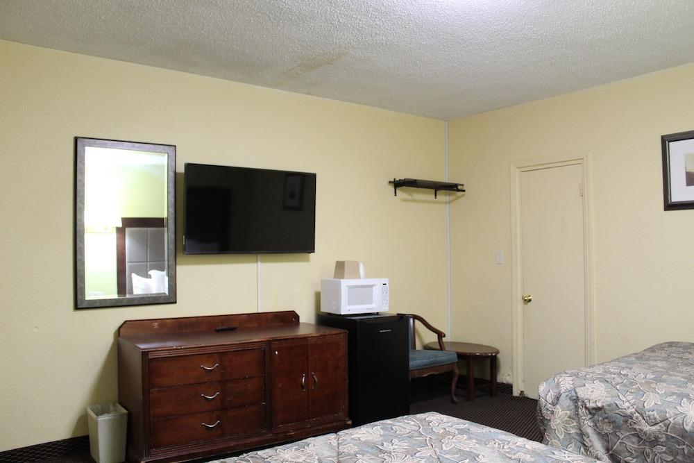 Double N Motel photo 5