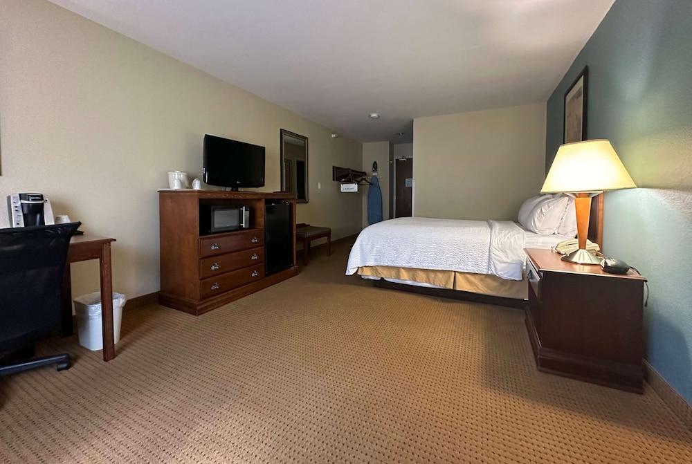 Wingate by Wyndham Newell photo 17