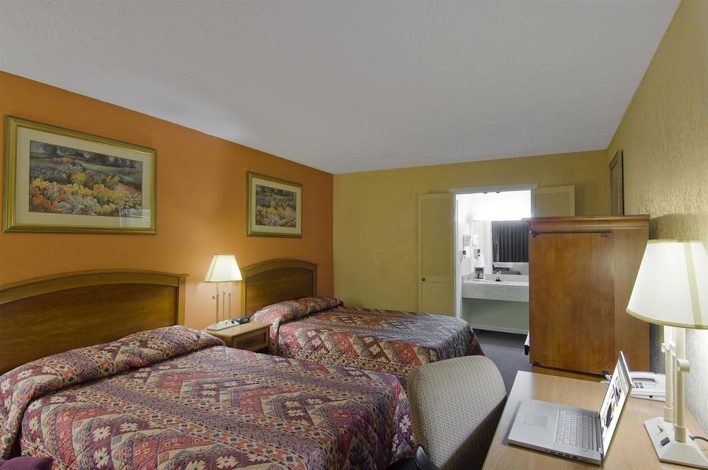 Americas Best Value Inn Marion, OH photo 16