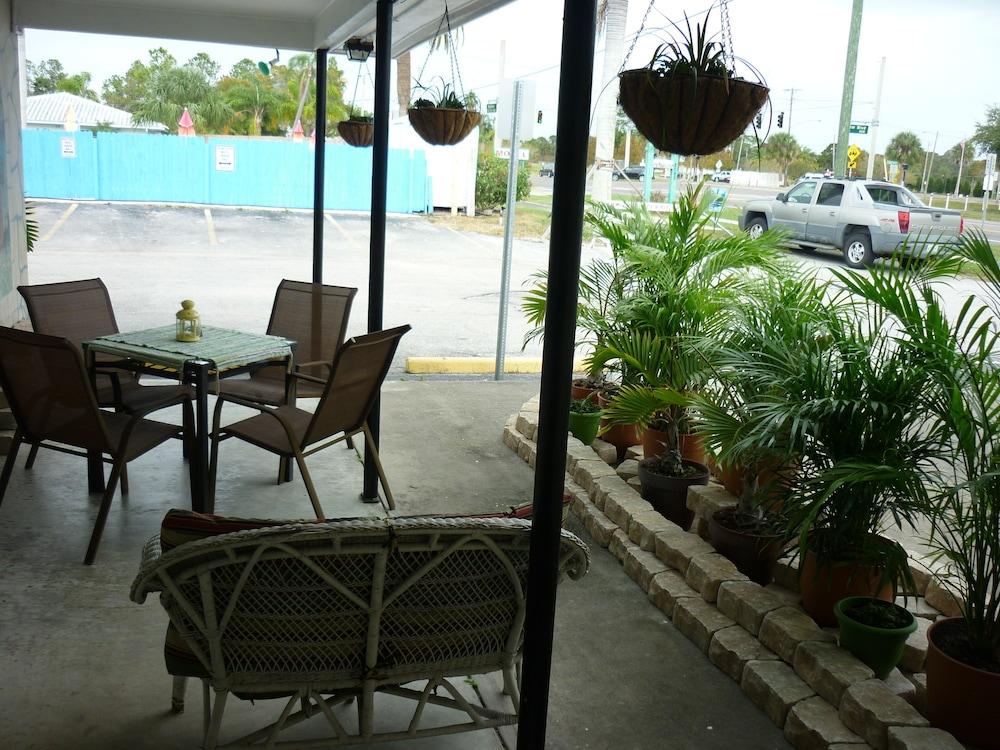 Palm Court Motel photo 35