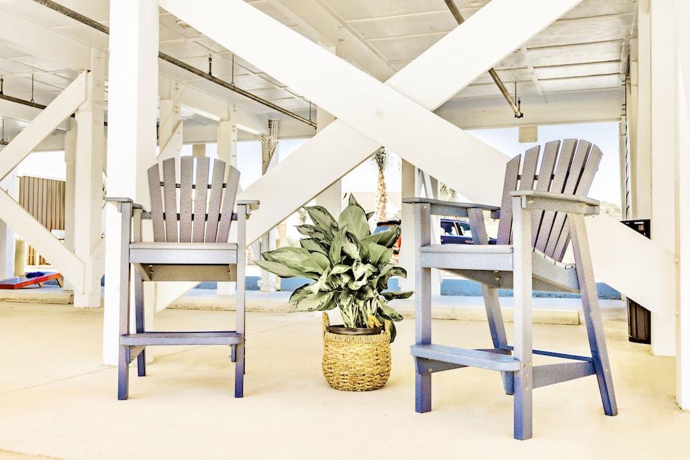 Saltwater Suites photo 56