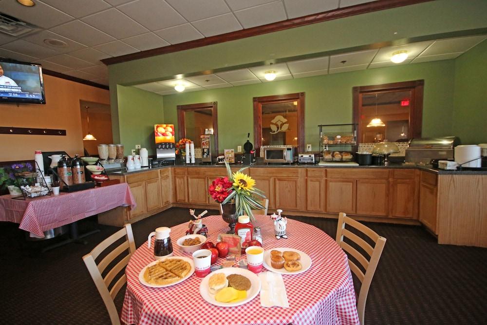 Ramada by Wyndham Wytheville photo 36