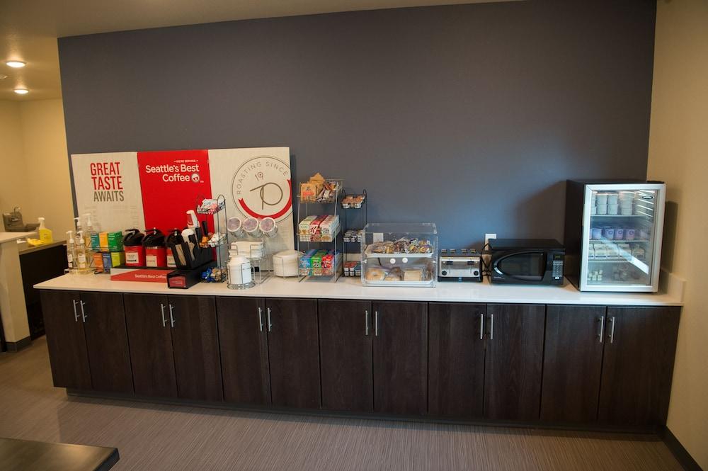 Cobblestone Inn & Suites - Forest City photo 41