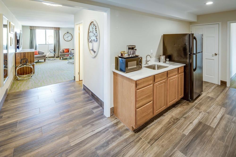 DoubleTree by Hilton Huntington photo 22